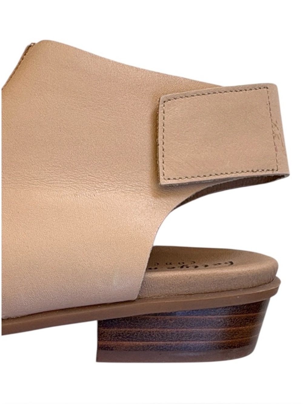 Like New Bettye Muller Leather
Sandals Cream Size 6.5 - Picture 4 of 8